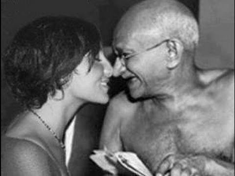 Gandhi nude photos