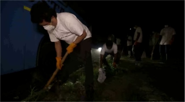 Sachin Tendulkar - Swacha Bharat Abhiyan - YouTube - Google Chrome_2