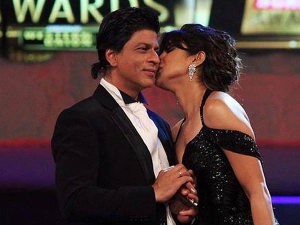 Priyanka Chopra kisses Shar rukh khan