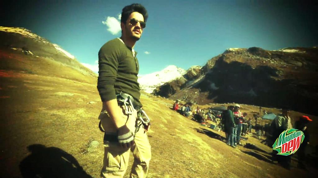 akhil-akkineni-shoots-arya-mountain-dew-film