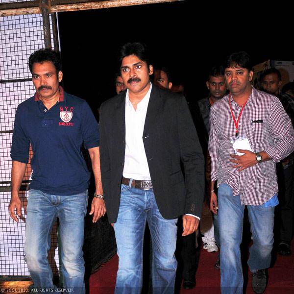 Pawan-Kalyan-arrives-for-the-audio-launch-of-Telugu-movie-Attarintiki-Daaredhi-held-Shilpakala-Vedika-in-Hyderabad