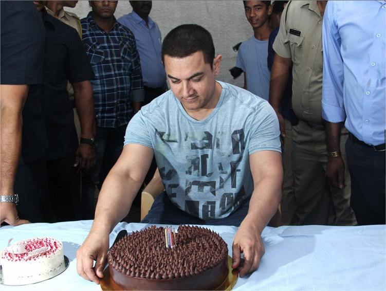 Aamir Khan Birthday Cake celebrations