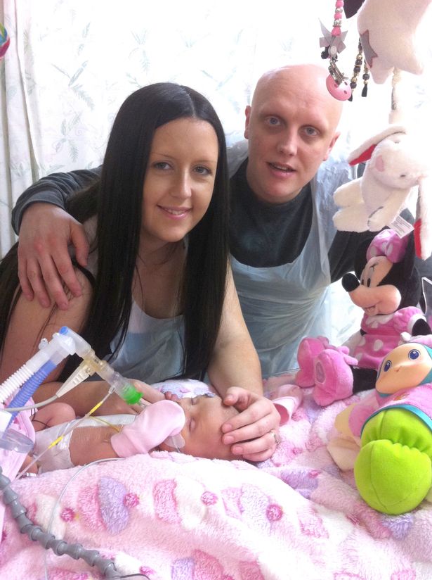 Chanel Murrish becomes the world's youngest open heart surgery patient at one minute old!