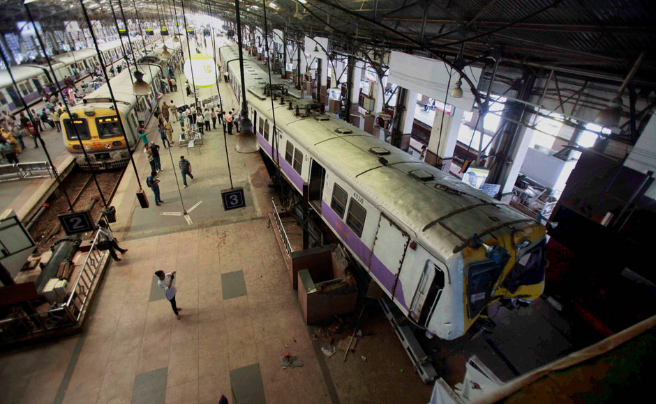 Mumbai Local Train Hits Dead End and Jumps Over the Platform [VIDEO]