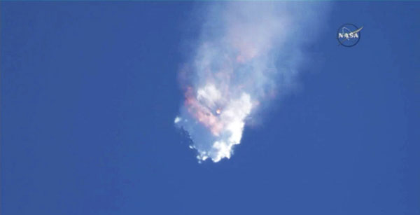 SpaceX-rocket-explodes-launch-600