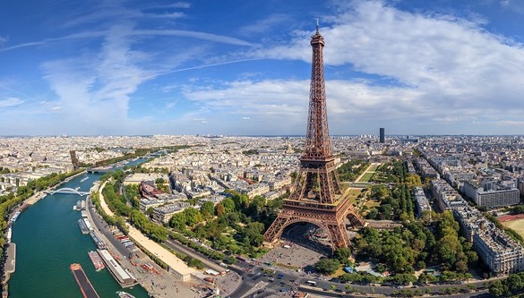 360 Degree Pictures of Eiffel Tower