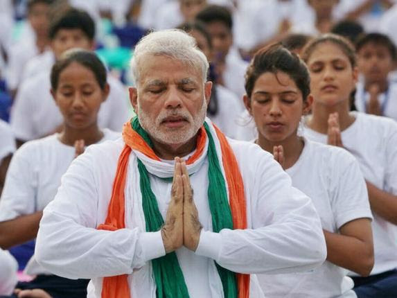 PM Modi 'Insulted' National Flag on Yoga Day ?