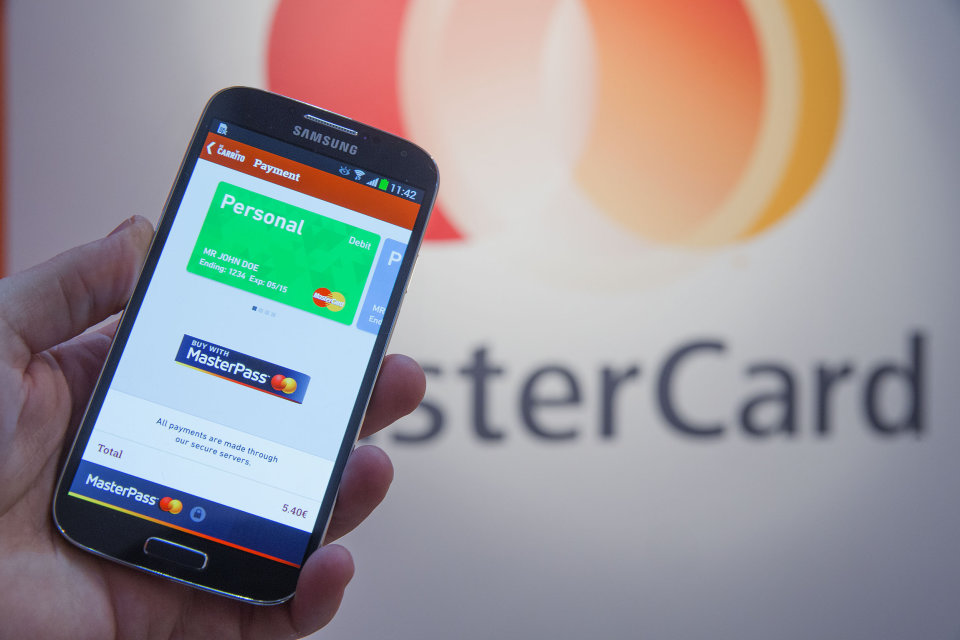 Soon, a MasterCard phone app to verify online payments via selfies