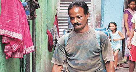 Poverty makes national boxer work as sweeper in Kolkata