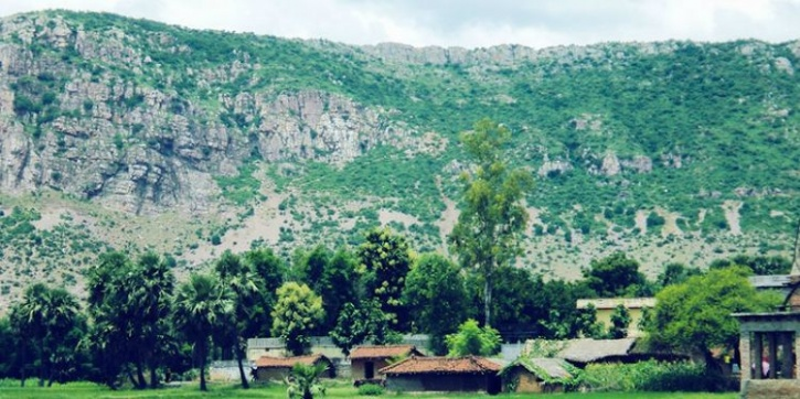 mountain loomed between Atri block of Gaya, Bihar civilization in Wazirganj