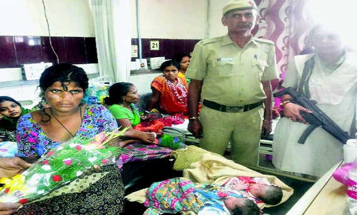 Delhi Cops Help in Delivery of Twins
