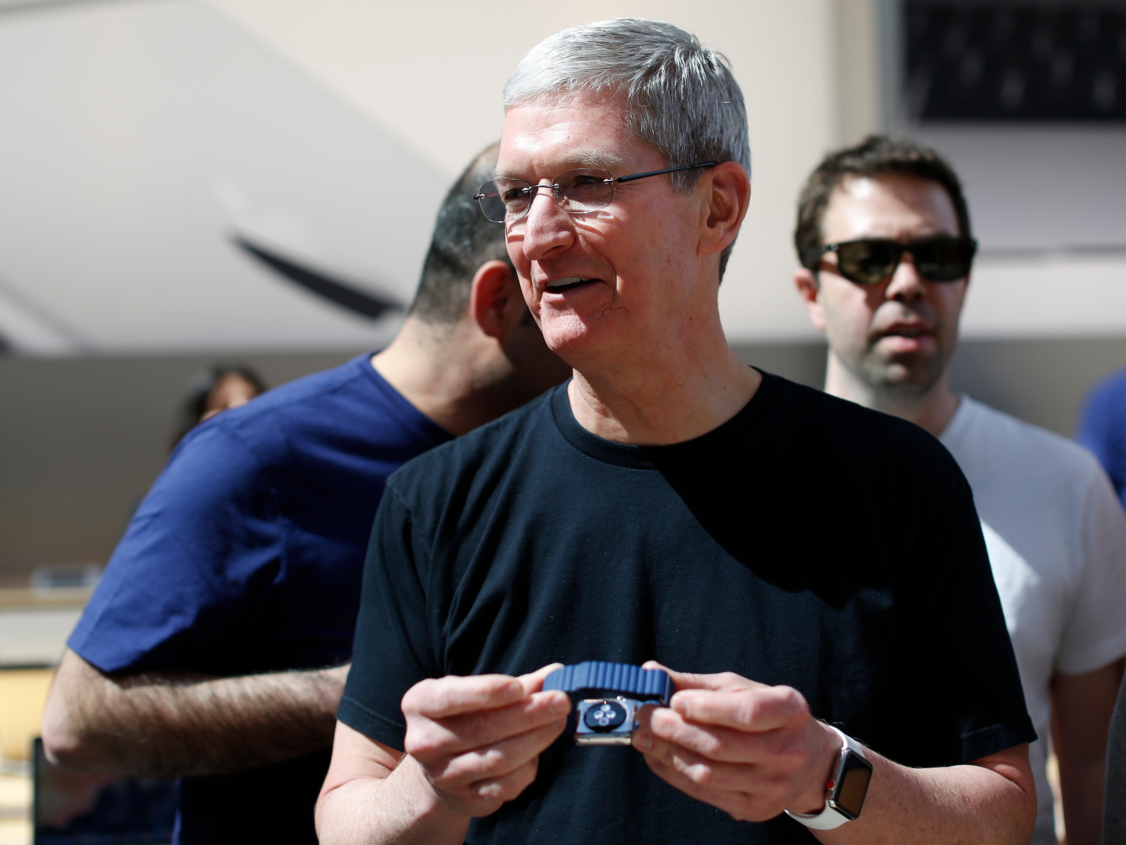 Tim Cook called Paul Houle and offered internship, new iPhone