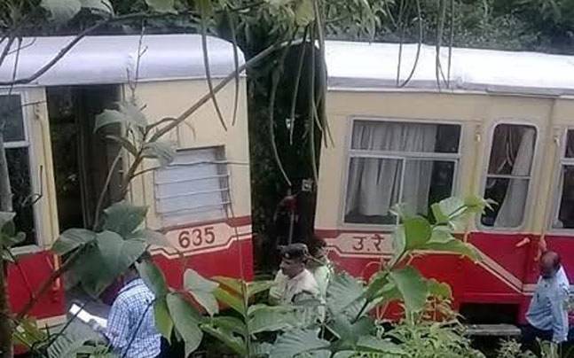 kalka-train derails killing two