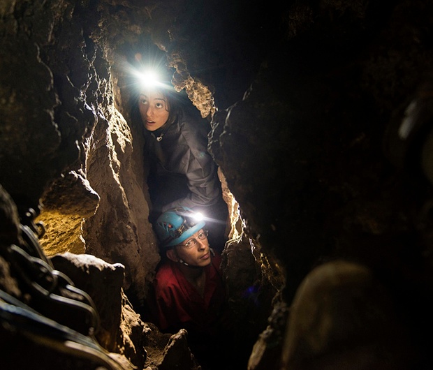 excavation of fossils of human species relative homo naledi