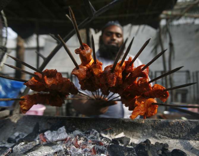 maha govt bans meat in mumbai for eight days