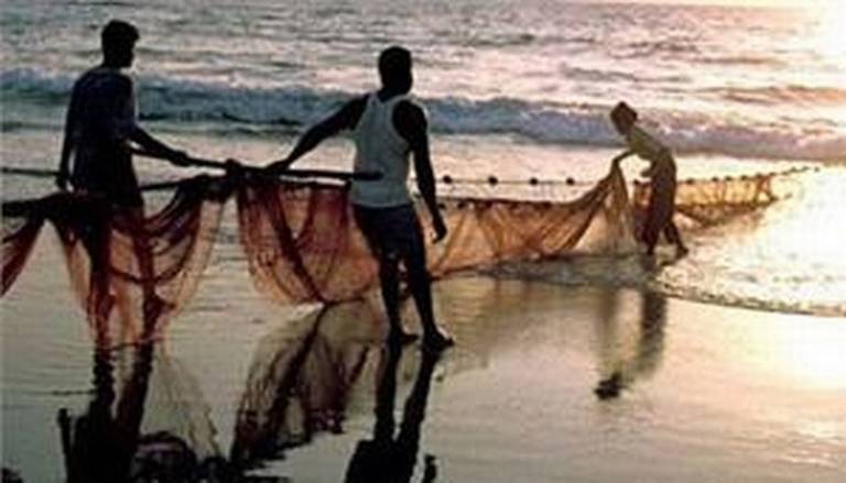 fisherman iqbal killed in gujarat coast