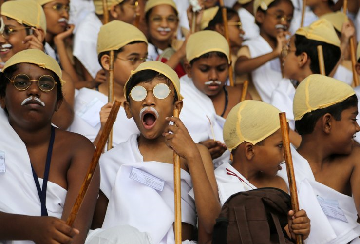 4,600 Children in Benagluru Dress up as Mahatma Gandhi Entered Guinness Book of World Records
