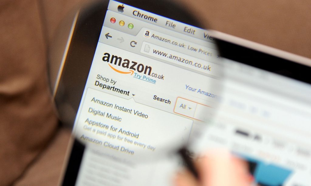 Amazon targets fake reviewers 