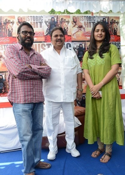 Dasari Narayana Rao Praises Rudramadevi Movie Team 