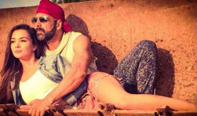 Akshay's Singh Is Bling Movie Review, Rating