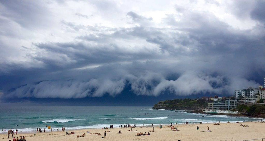 cloud-tsunami- in sydney