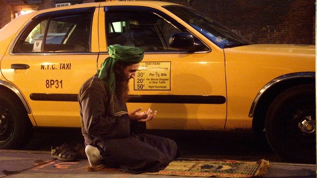 Muslim Cab Driver Cried Saying, “Thank You”