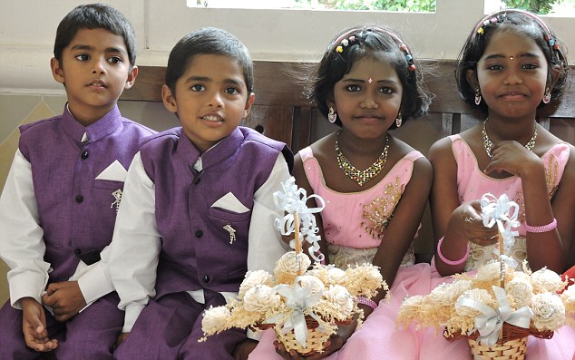 Twin Priests Married Twin Brothers To Twin Sisters in Kerala (3)