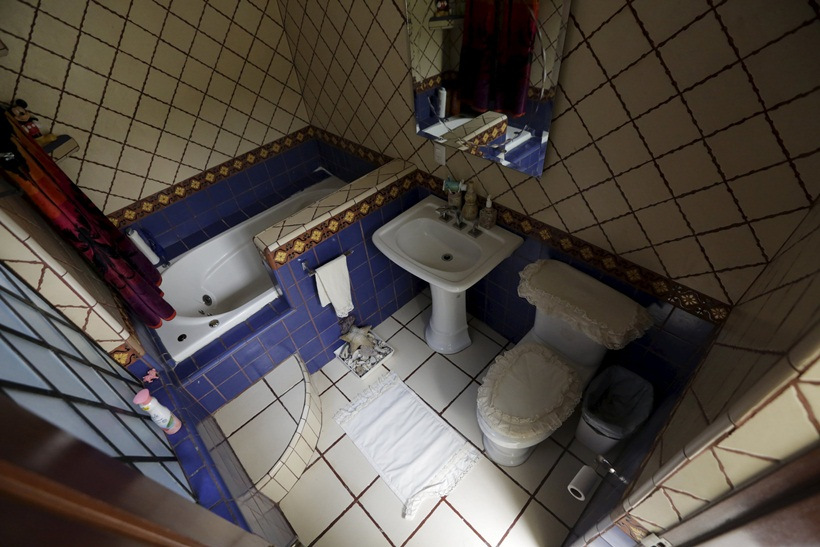 A domestic toilet is seen in a house in Mexico City, Mexico October 6, 2015. 