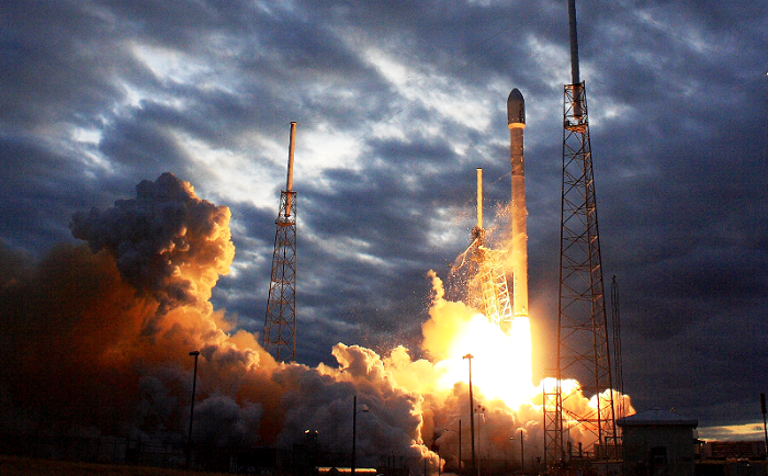 SpaceX launched a rocket that returned to Earth and successfully landed upright