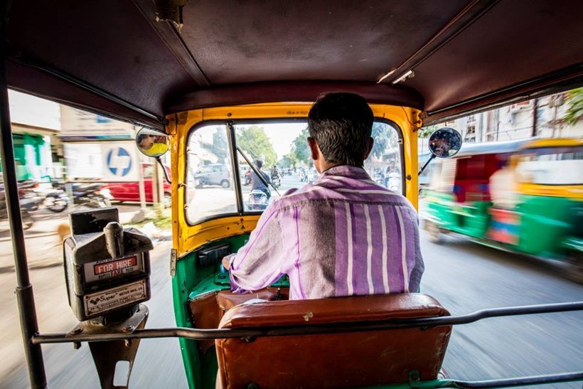 Aussie Couple Came To India In Search Of The 'Girl With A Pink Bracelet (3)