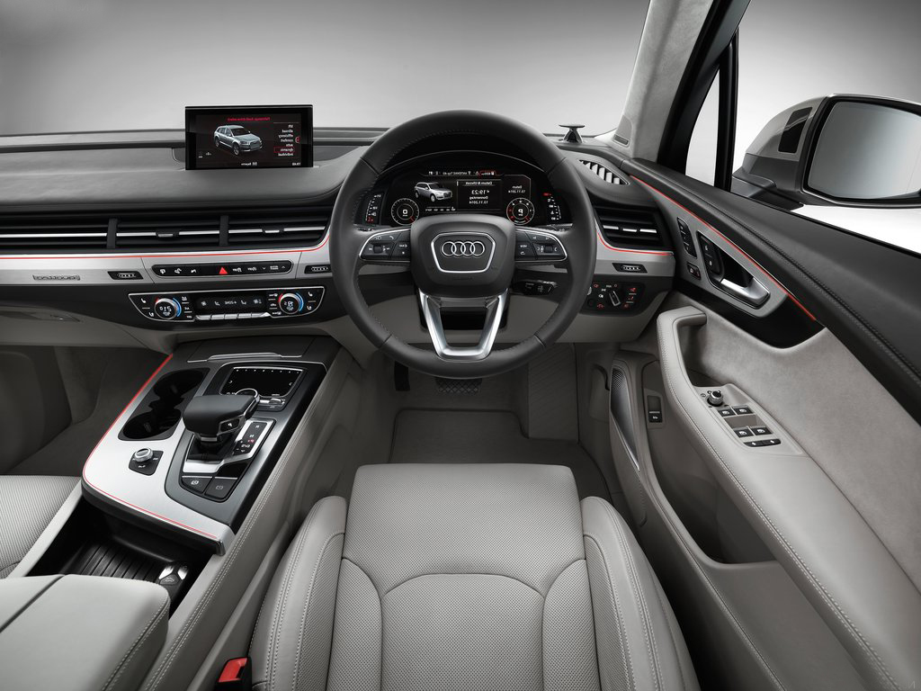 Audi Q7 interior