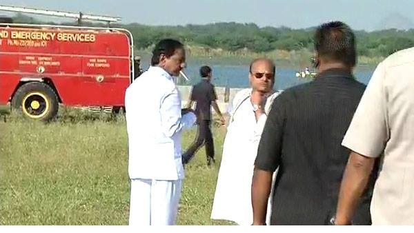 KCR-smoking-in-Vijayawada pic