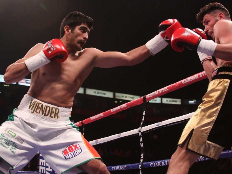 Vijender Singh first Indian to win 3 straight matches