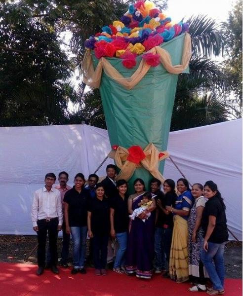 Nashik Youth Competes For World's Largest Eco-Friendly Bouquet (2)