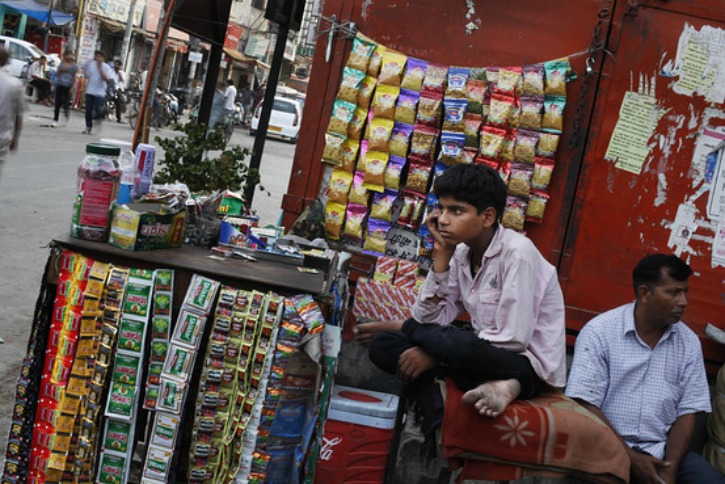 Tobacco Sale To Minors Leads To 7 Years Jail, 1 Lakh Fine (2)