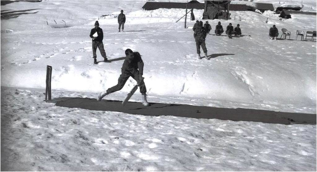 Soldiers-playing cricket in siachen