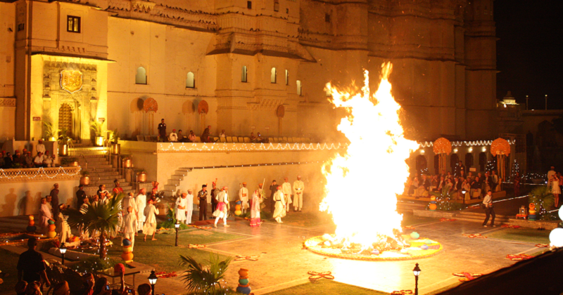 Happy Holi 2016: Holika Dahan Time Muhurat & Choti Holi Puja Vidhi