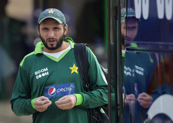 Shahid Afridi writes Open Letter to fans