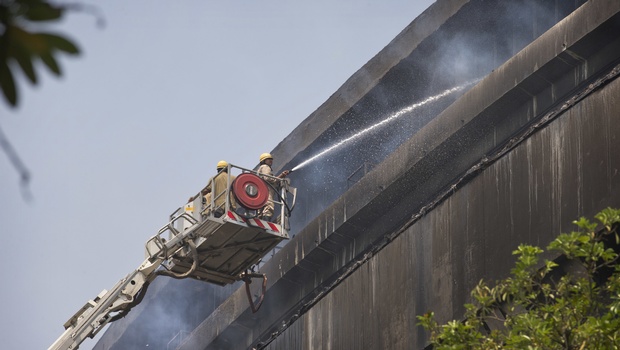 170 Firefighters Battled The Blaze For 4 Hours (3)
