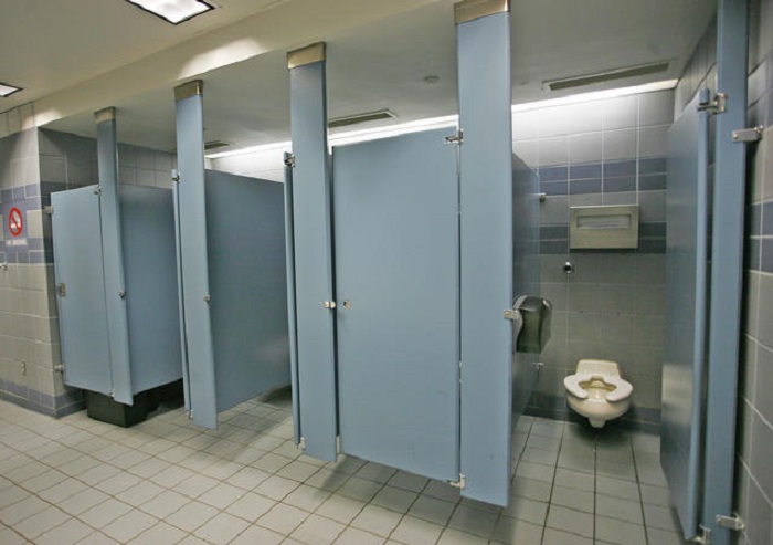 Why Public Toilet Stall Doors Don't Go All The Way Down To The Floor (6)