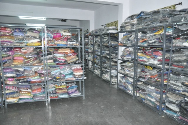 Hyderabad Now Gets A Clothes Bank For The Poor (3)