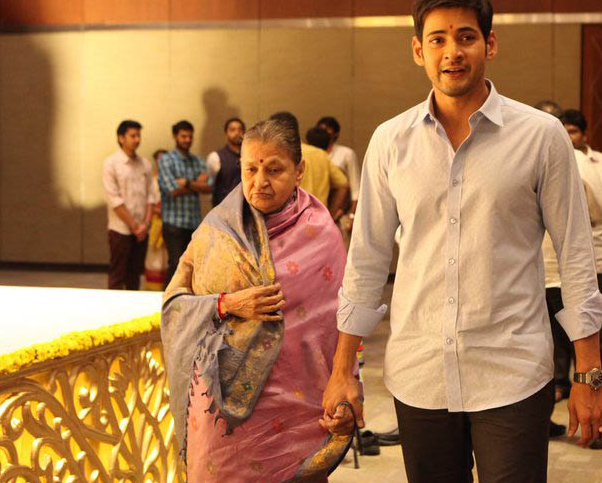 Mahesh babu with mom Indira devi