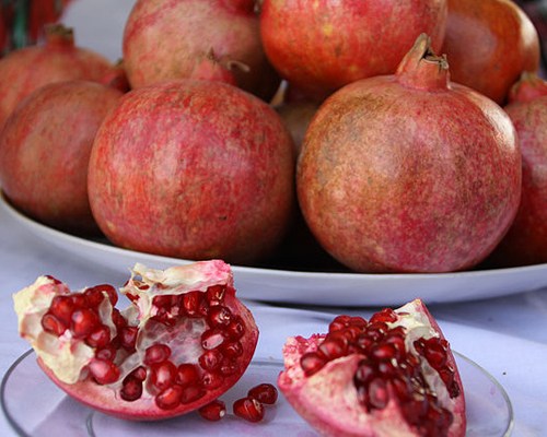 pomegranates-Foods that will Flush Out Nicotine From Your Body