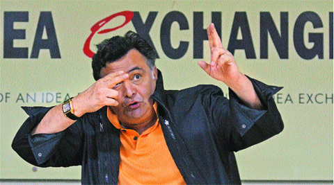 Rishi Kapoor Couldn't Defeat A Fly; Twitter Went Crazy And Reasons Out Why (4)