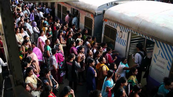 Crowdy Mumbai local trains