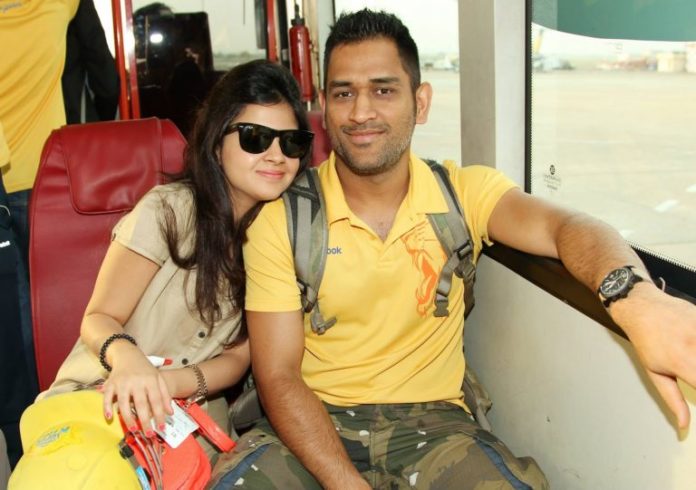 Dhoni with Sakshi