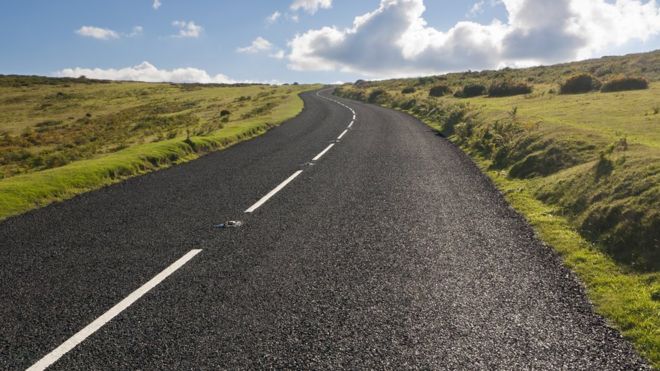 why-do-some-roads-have-white-markings-while-others-have-yellow-ones