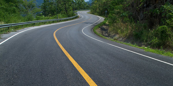 Solid Yellow Line - Why Do Some Roads Have White Markings While Others Have Yellow Ones (12)