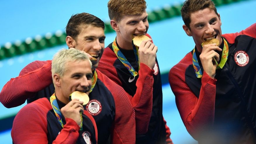 Here's Why Olympians Bite Their Medals After Winning (6)