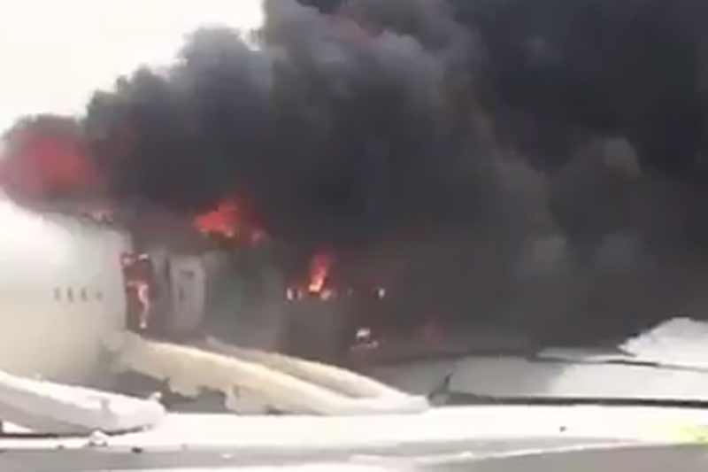 emirates crash landing